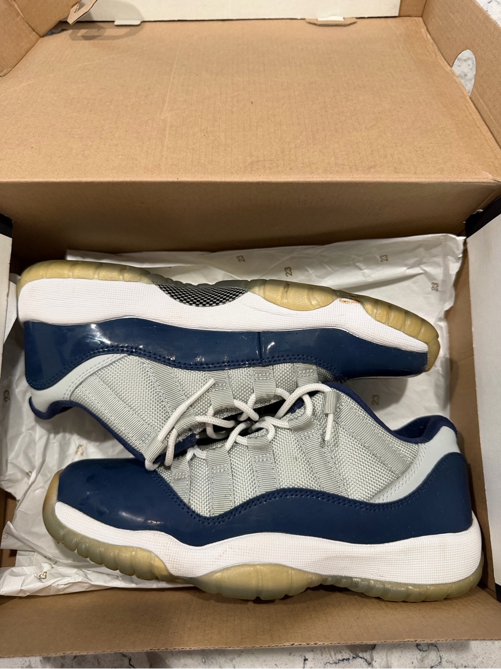 Jordan 11 Low Sneakers